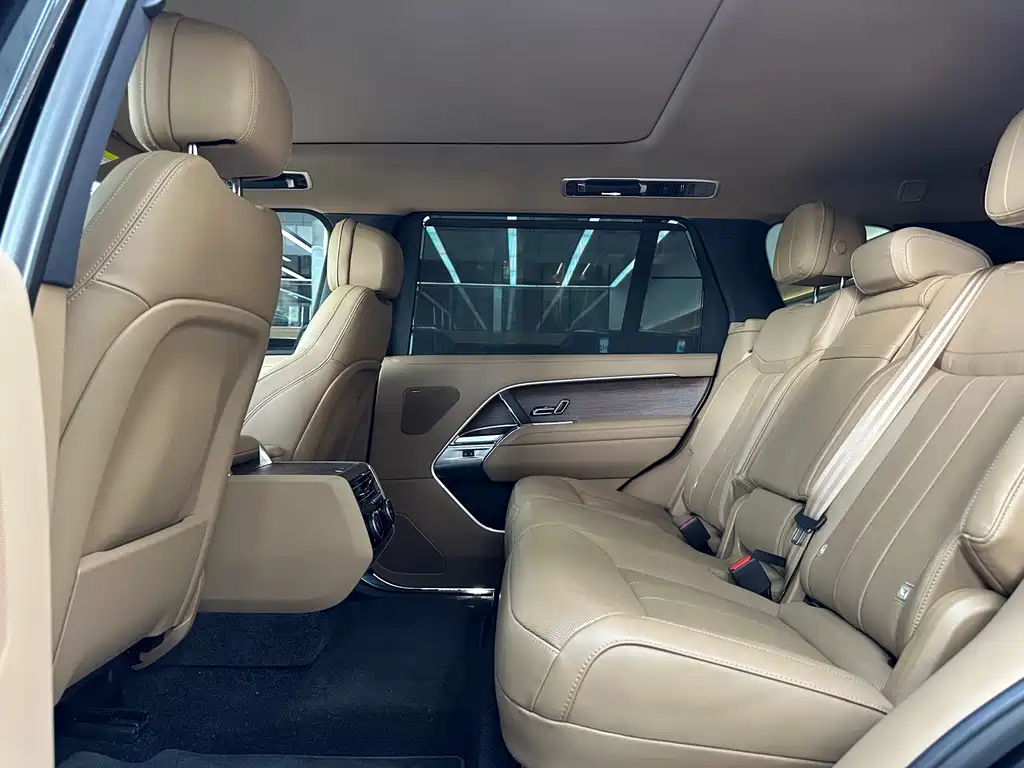 Range Rover 2025 3.0 L6 400PS Autobiography LWB