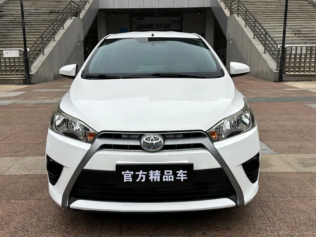 YARiS L 2015 1.5E Automatic Meidong Edition