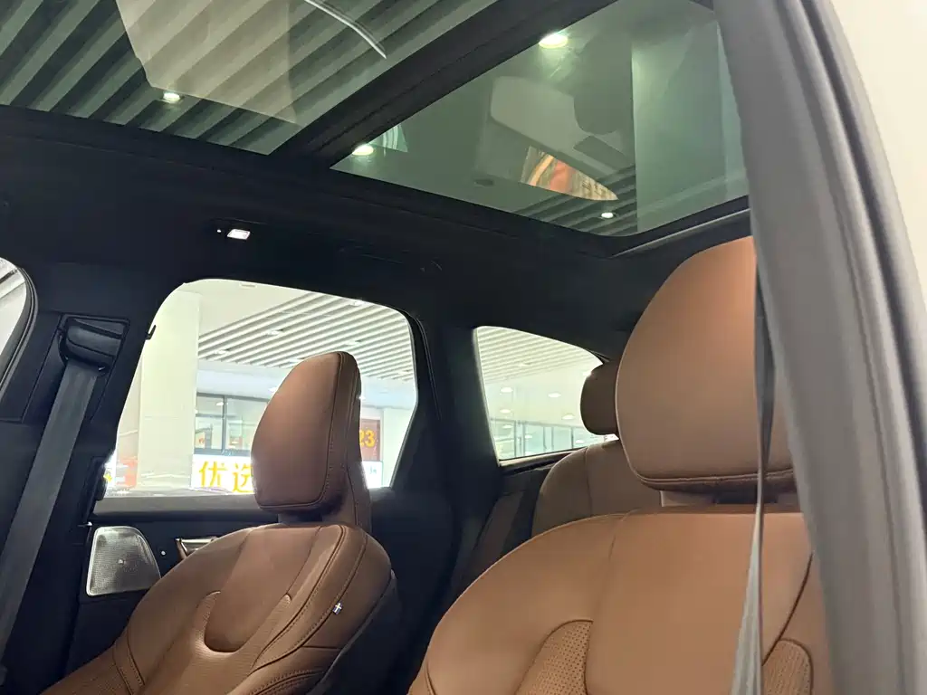 Volvo XC60 Plug-in Hybrid 2025 Long Range AWD Inscription