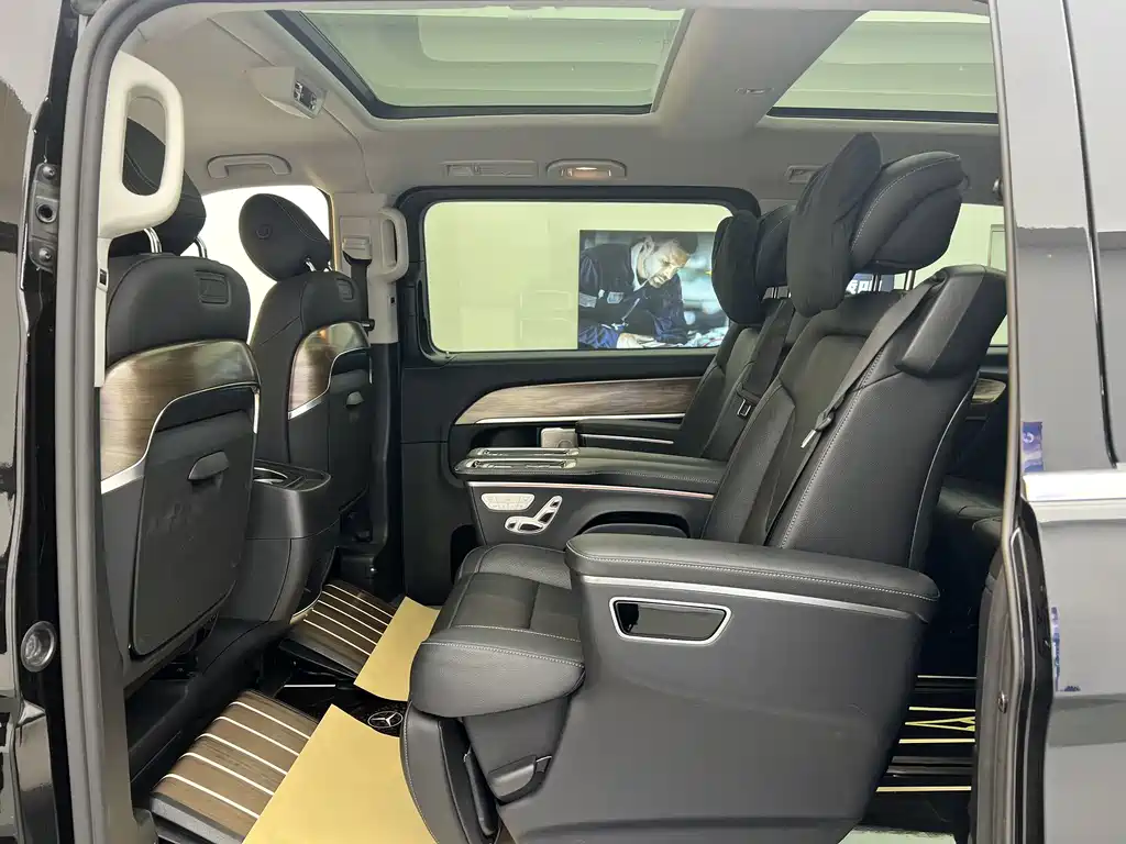 Mercedes-Benz V-Class 2022 V 260 Luxury Edition