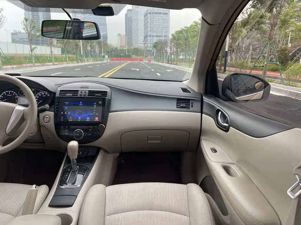 Nissan Tiida 2011 1.6L CVT Intelligent Edition