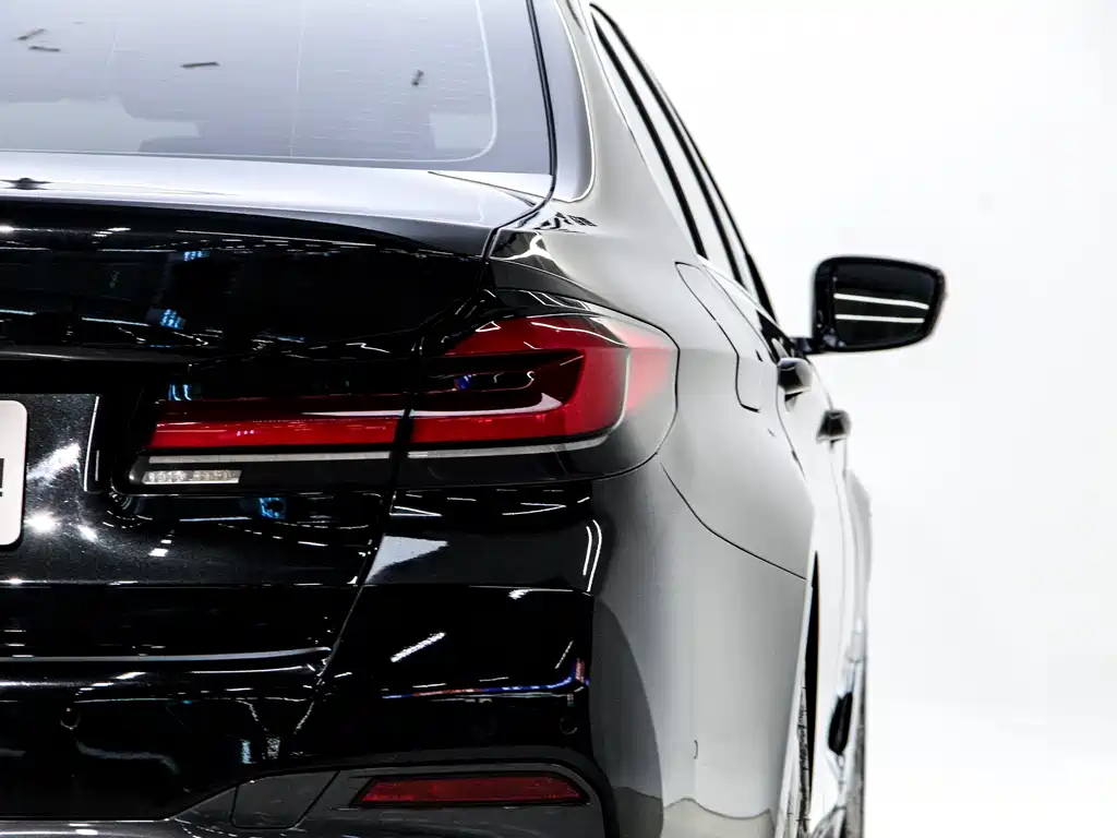 BMW 5 Series 2022 Facelift II 525Li M Sport Package