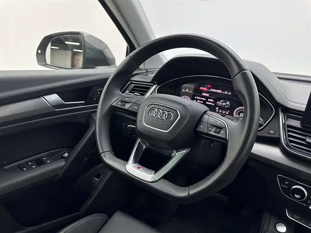 Audi Q5L 2022 40 TFSI Luxury Dynamic Edition