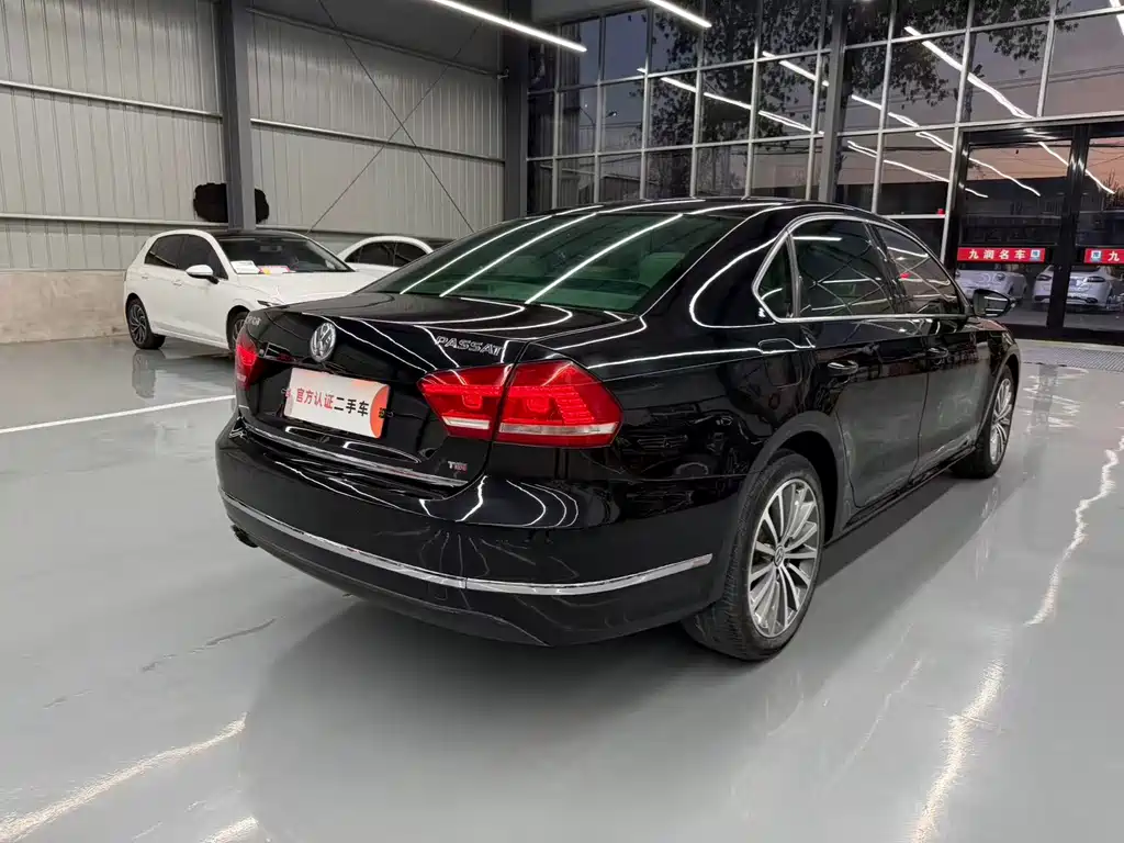 Volkswagen Passat 2011 1.8TSI DSG Yuzun Edition
