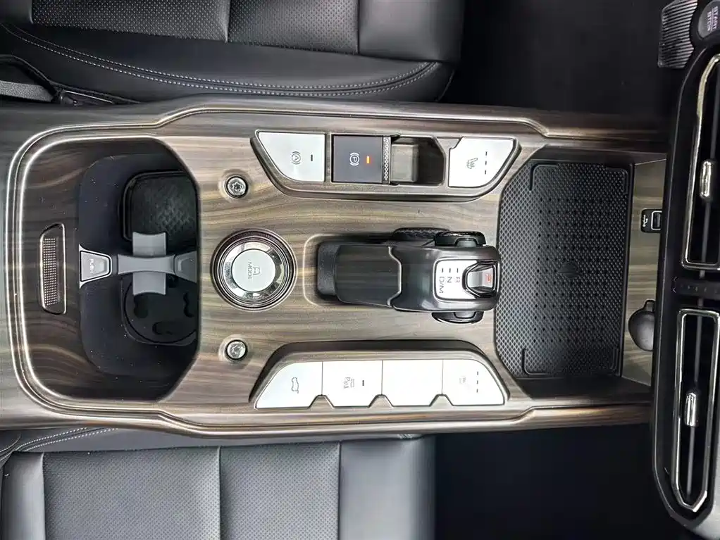 Haval Big Dog PLUS 2023 DHT-PHEV 105km Chao Dian Edition Plus