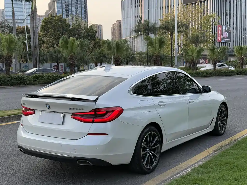 BMW 6 Series GT 2021 630i Luxury Design Package
