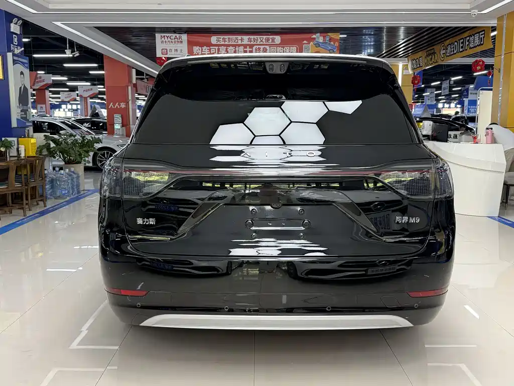 AITO M9 2025 EREV Ultra Edition 52kWh 6-Seater with 192-Line LiDAR