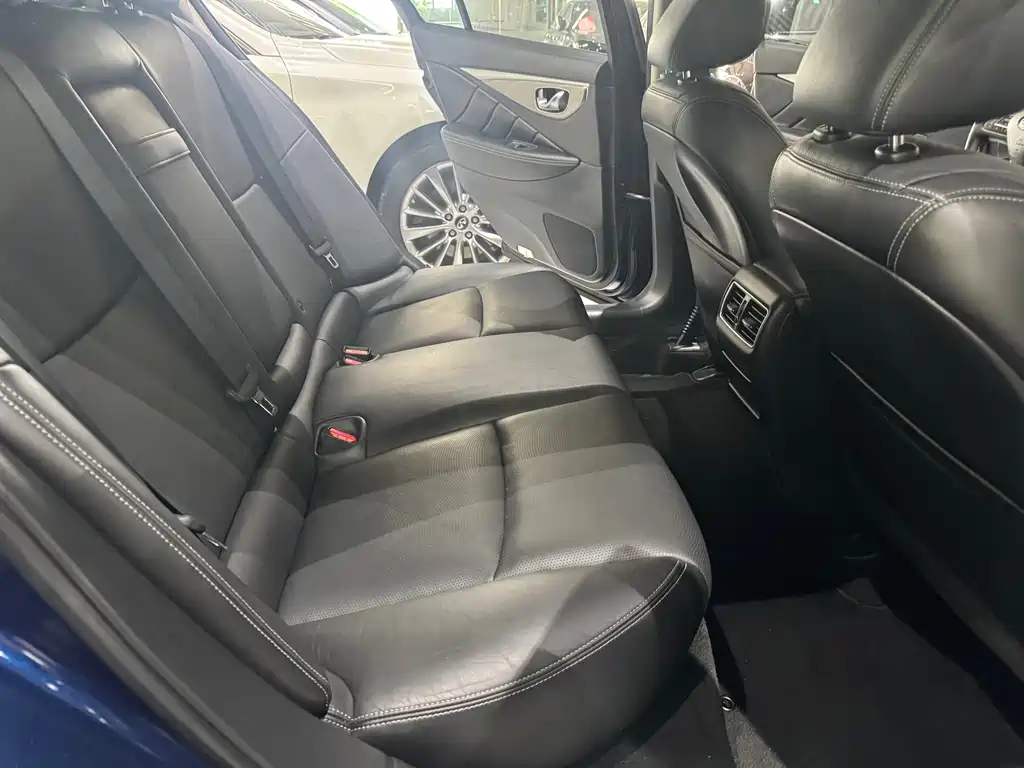 Infiniti Q50L 2018 2.0T Jinxiang Edition China V