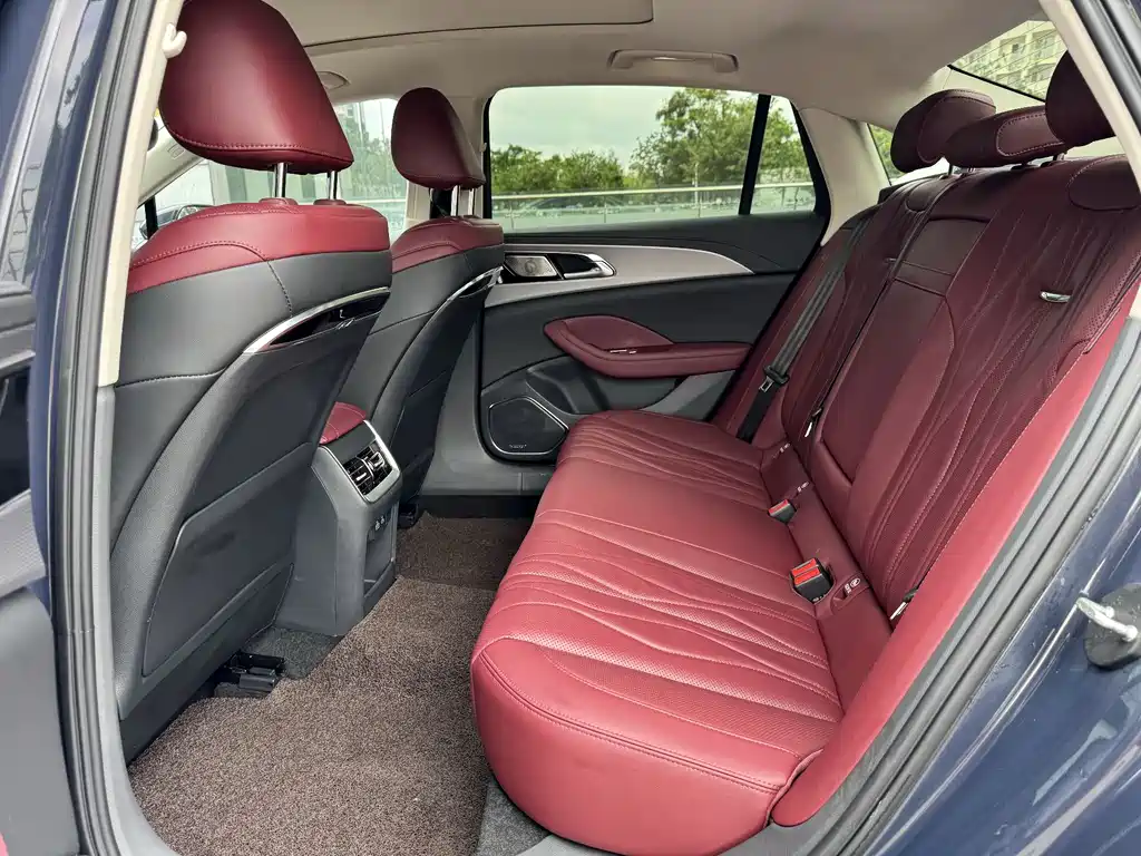 Hongqi H5 2024 2.0T Automatic Smart Connected Flagship Edition