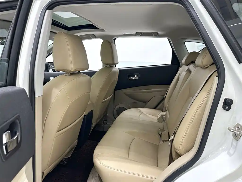 Nissan Qashqai 2015 2.0XV Cool Ray CVT 2WD