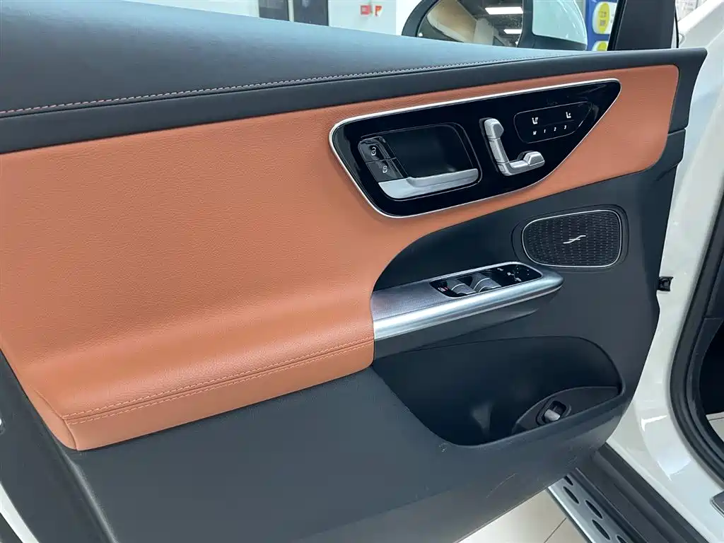 Mercedes-Benz GLC 300 L 4MATIC Dynamic Edition 5-Seater (2023 Facelift)