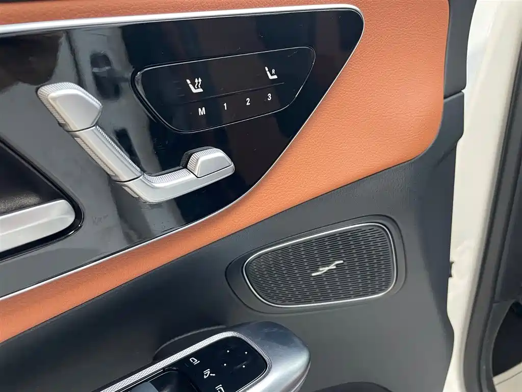 Mercedes-Benz GLC 300 L 4MATIC Dynamic Edition 5-Seater (2023 Facelift)