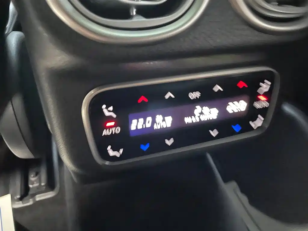 Mercedes-Benz GLC 300 L 4MATIC Dynamic Edition 5-Seater (2023 Facelift)