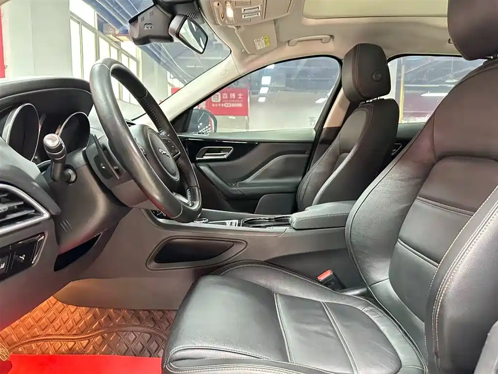 Jaguar F-PACE 2018 2.0T RWD Urban Prestige Edition