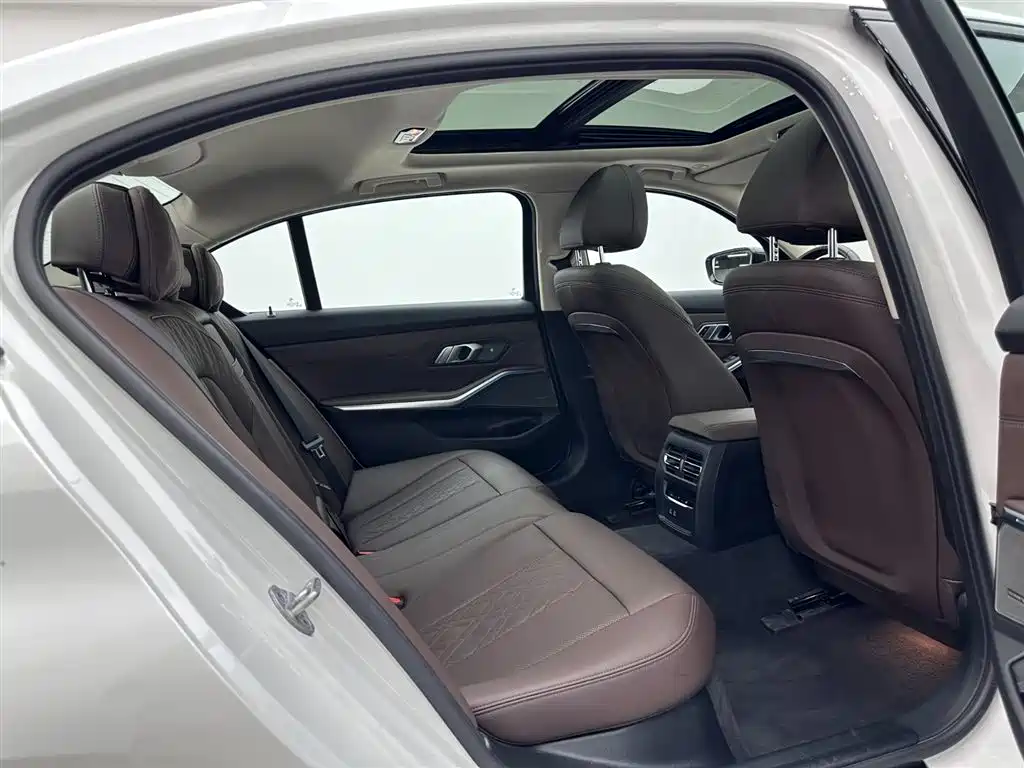 BMW i3 2025 eDrive 40 L M Sport Night Package
