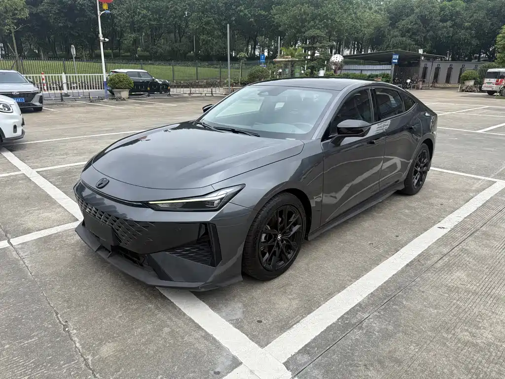 Changan UNI-V 2024 1.5T Prestige Edition