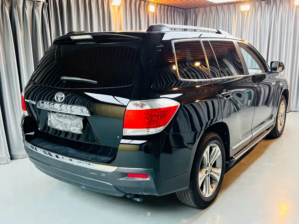 2012 Toyota Highlander 2.7L FWD 7-Seater Luxury Edition