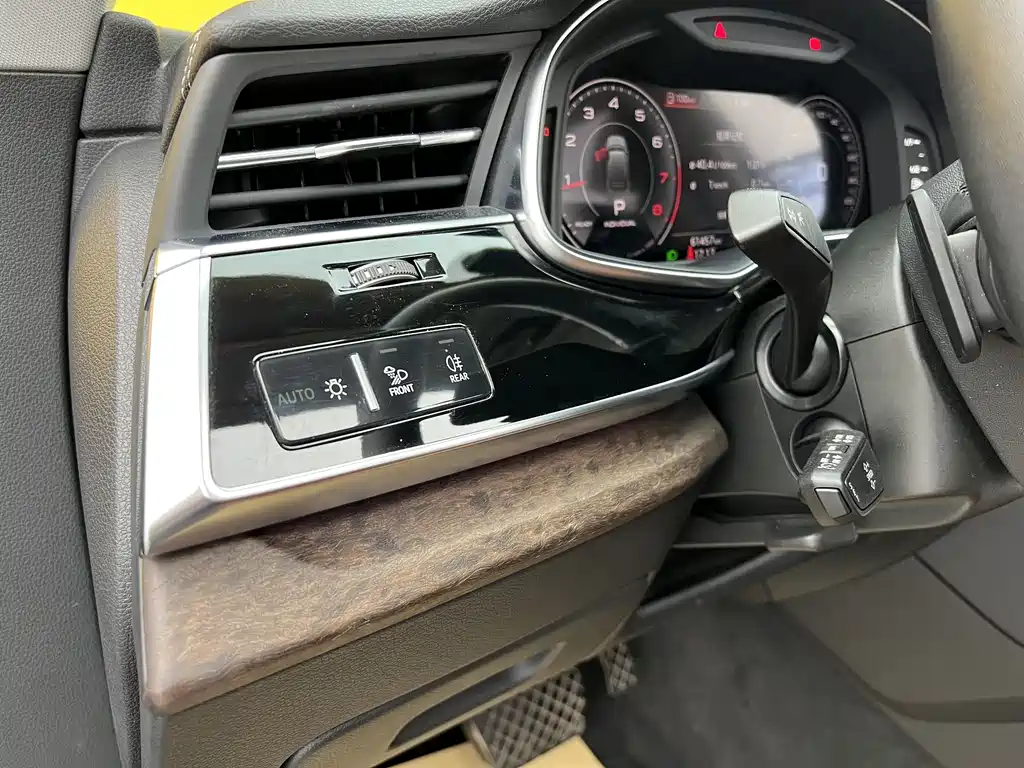 Audi Q7 2023 45 TFSI quattro S line
