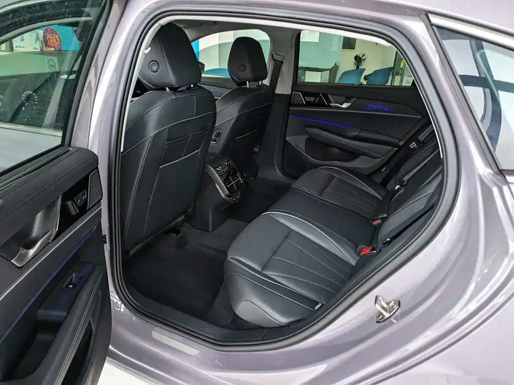 Volkswagen Passat 2025 Pro 380TSI Starry Sky Longzun Edition