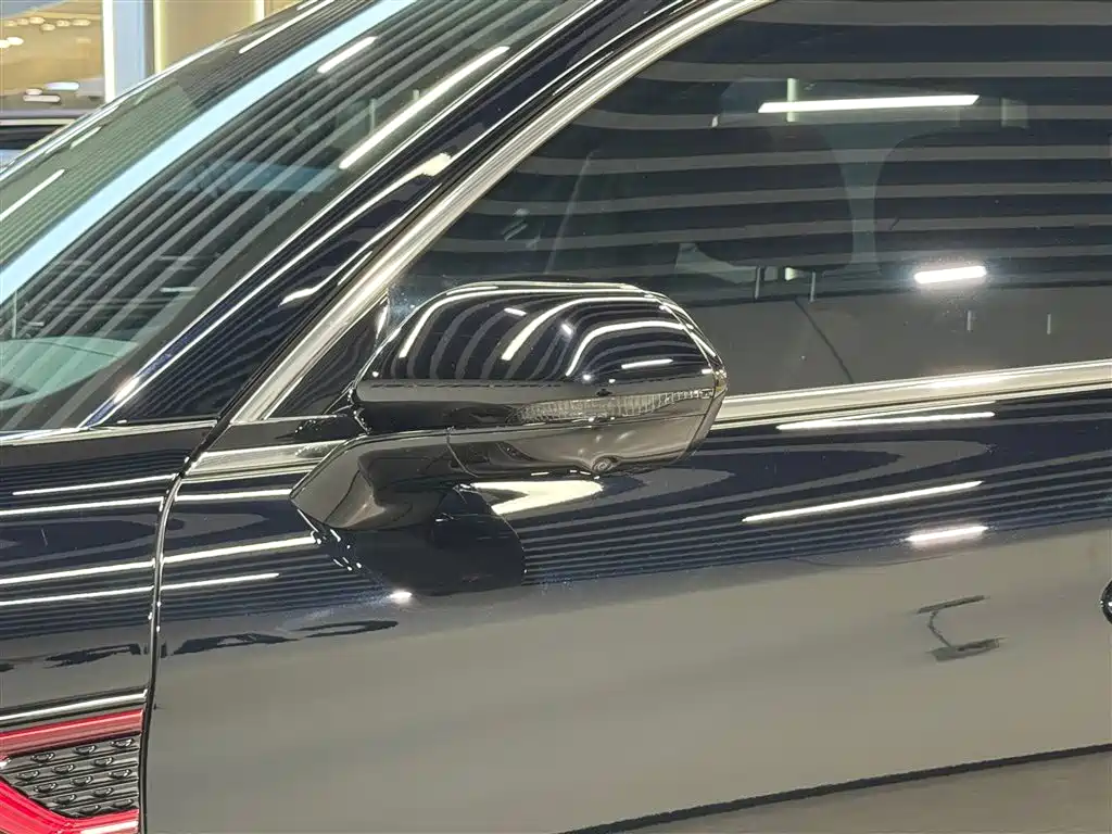 Hongqi HS5 2025 2.0T FWD Xuan Ying Edition