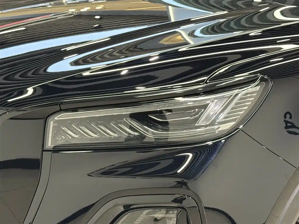 Hongqi HS5 2025 2.0T FWD Xuan Ying Edition