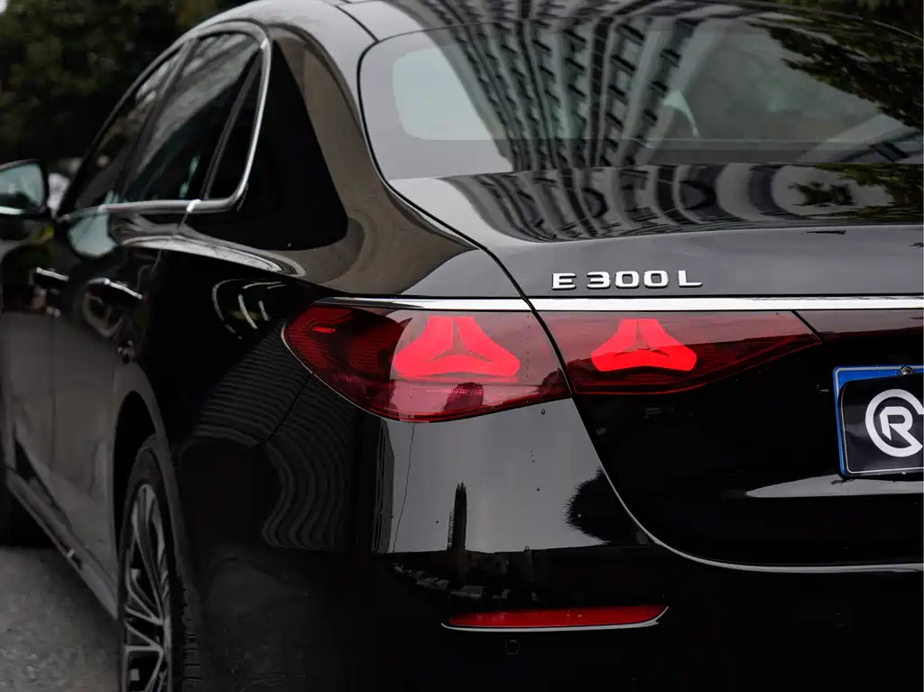Mercedes-Benz E-Class 2026 E 300 L Luxury