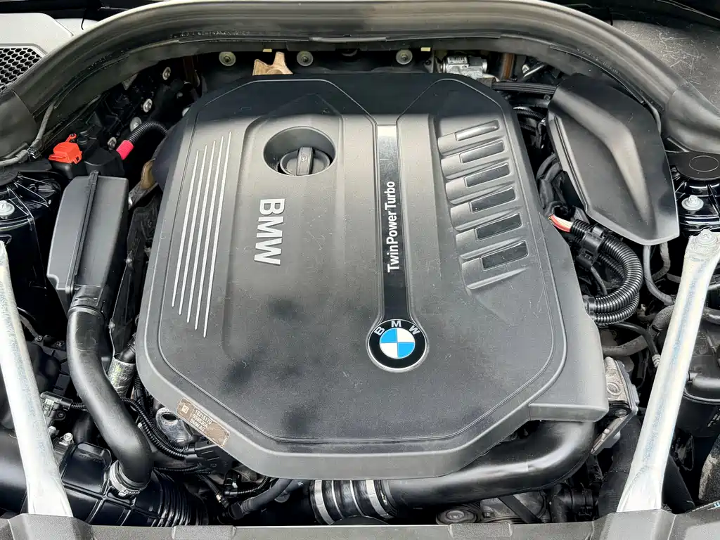 BMW 6 Series GT 2018 640i xDrive M Sport Package