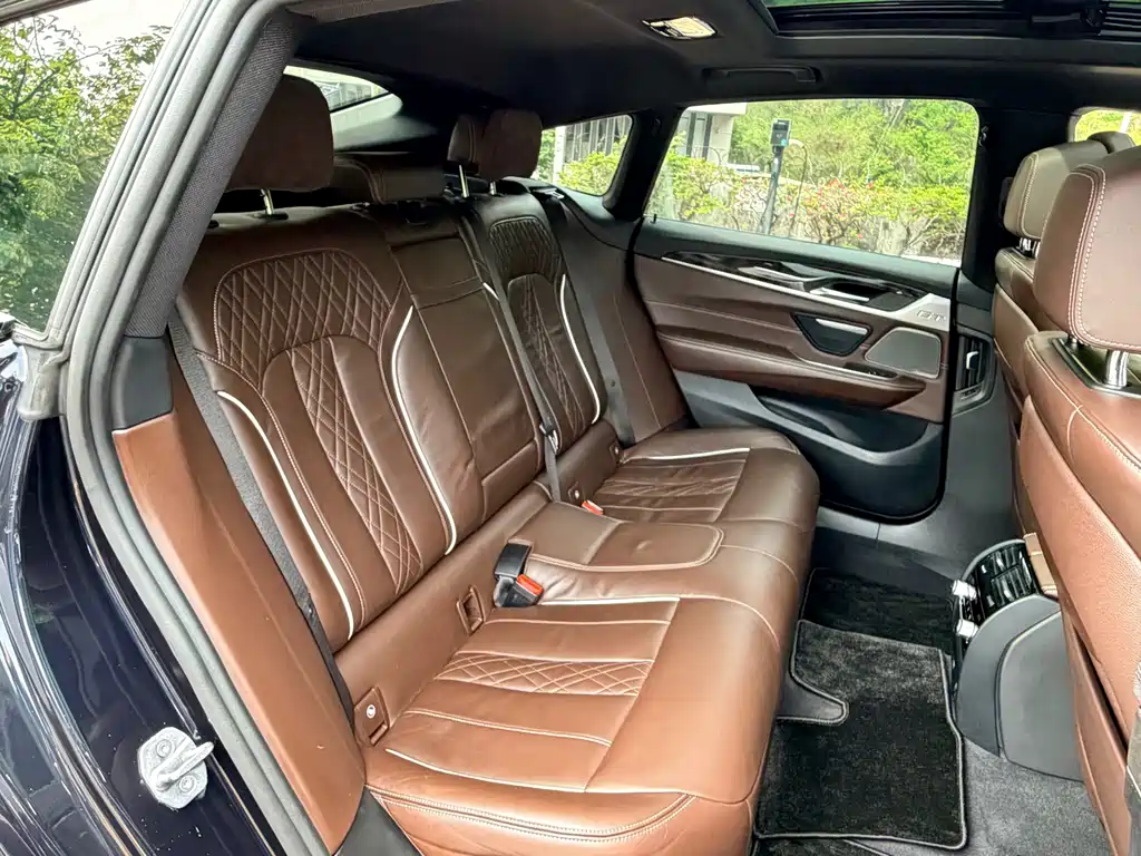BMW 6 Series GT 2018 640i xDrive M Sport Package