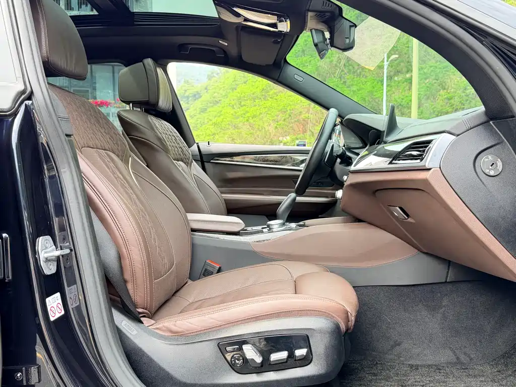BMW 6 Series GT 2018 640i xDrive M Sport Package