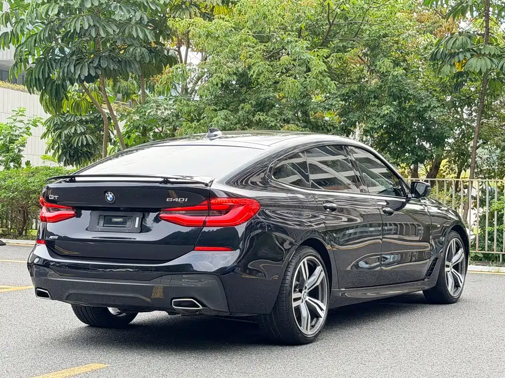 BMW 6 Series GT 2018 640i xDrive M Sport Package