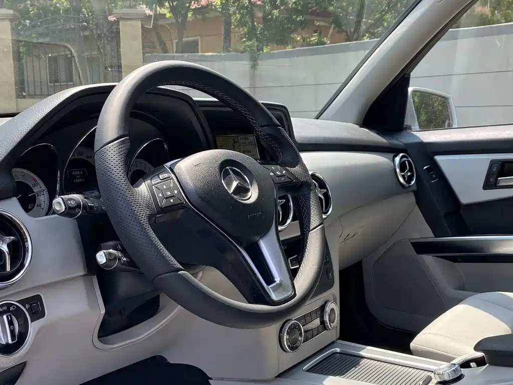 Mercedes-Benz GLK-Class 2013 GLK 300 4MATIC Dynamic Sunroof Edition