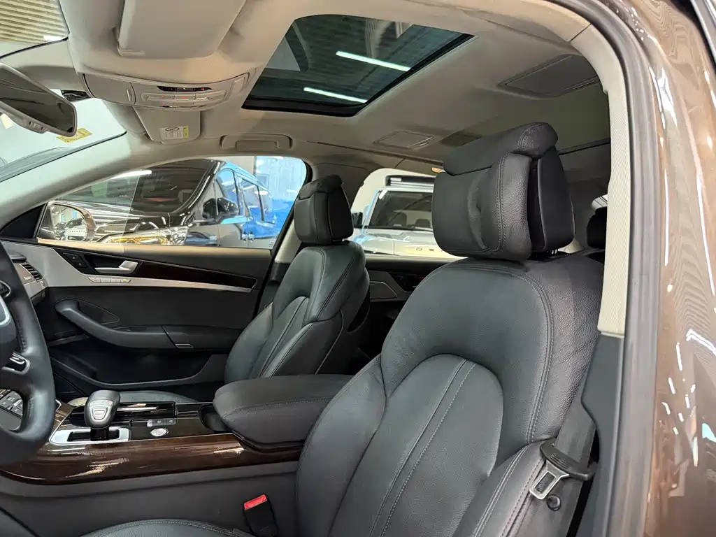 Audi A8L 45 TFSI quattro Comfort Edition