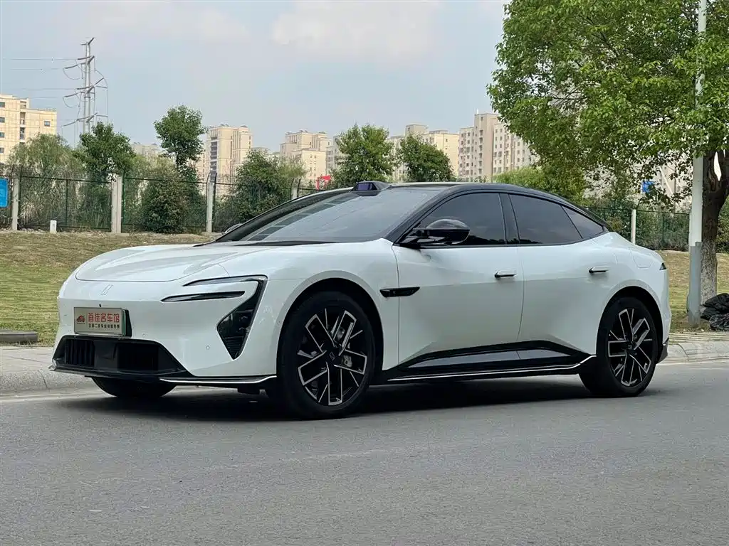 Avatr 06 2025 Ultra EV
