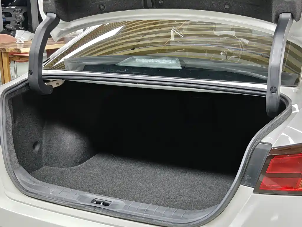 Nissan Altima 2020 2.0T XL Upper AD1 Intelligent Navigation Edition
