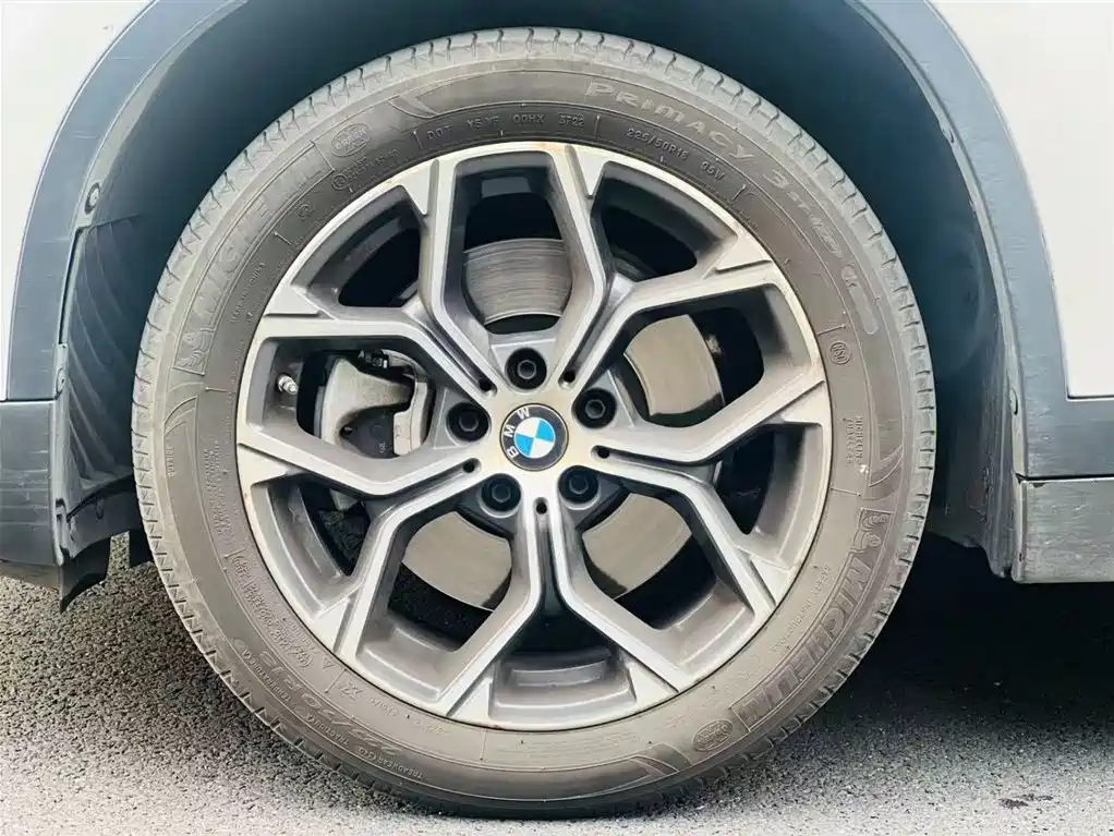BMW X1 2022 sDrive25Li Leading