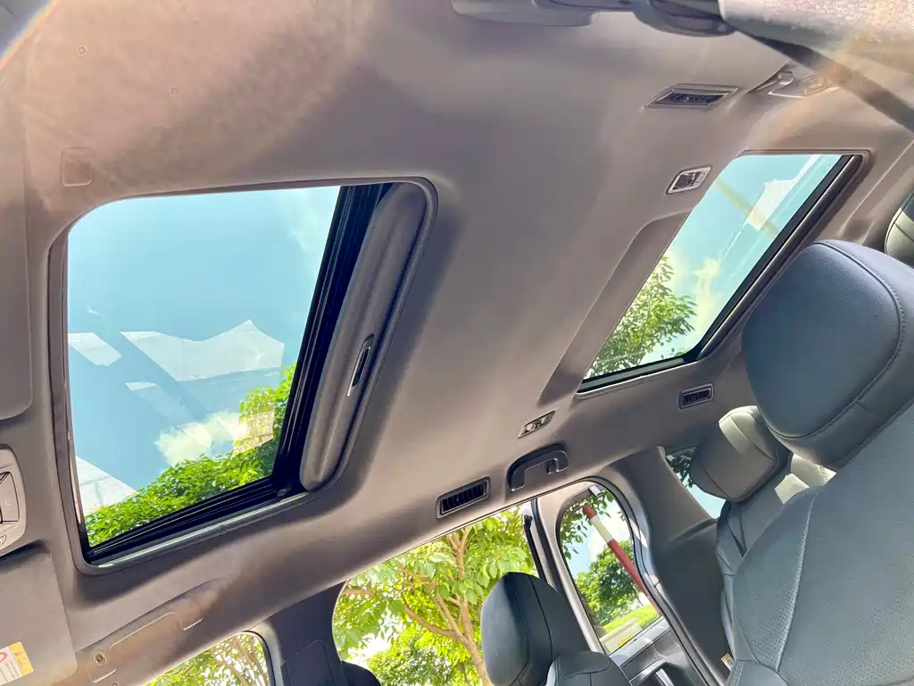 2021 Toyota Sienna Hybrid Platinum