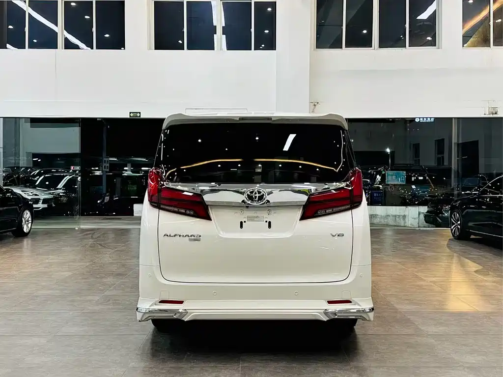 Alphard 2015 3.5L Luxury Edition