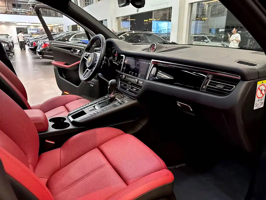 2021 Porsche Macan S 3.0T