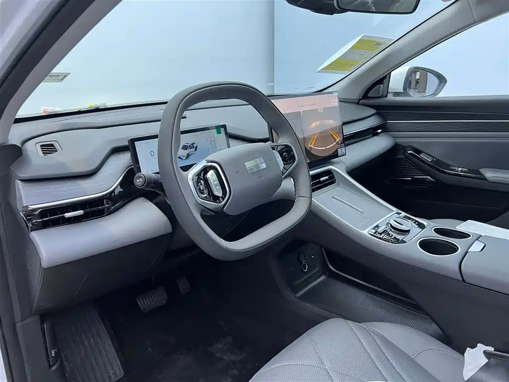 Geely Galaxy L6 2025 EM-i 140km Explore+ Edition