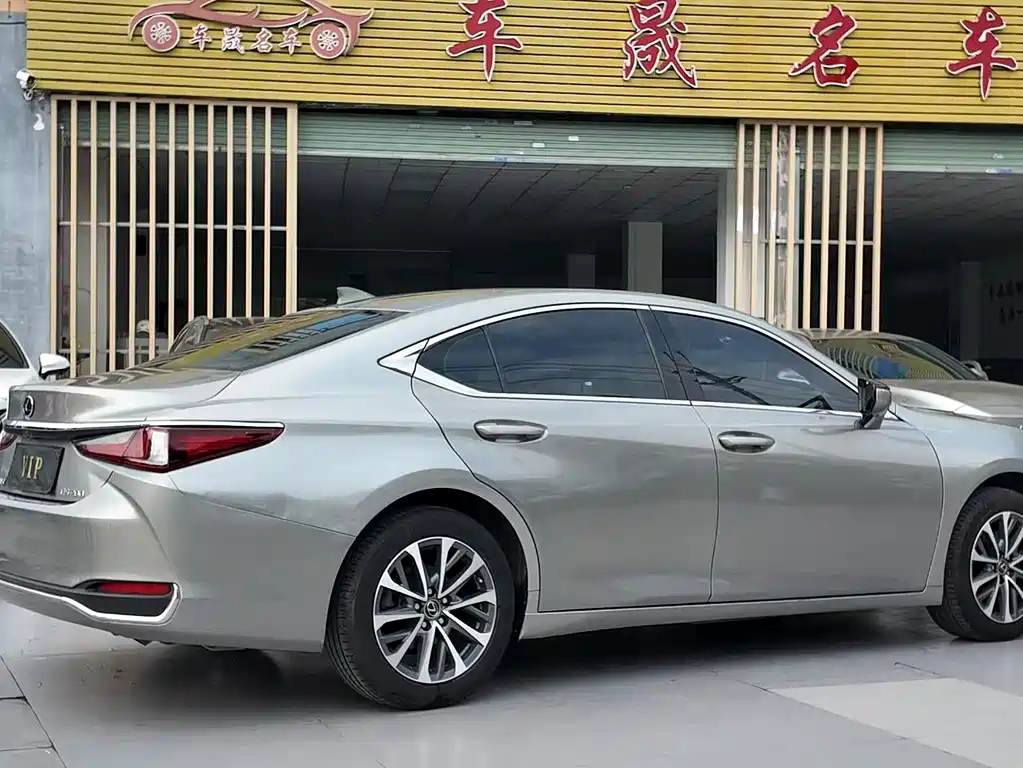 Lexus ES 2020 200 Luxury Edition