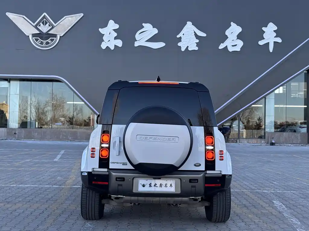 Land Rover Defender 2023 110 3.0T P400 X-DYNAMIC HSE