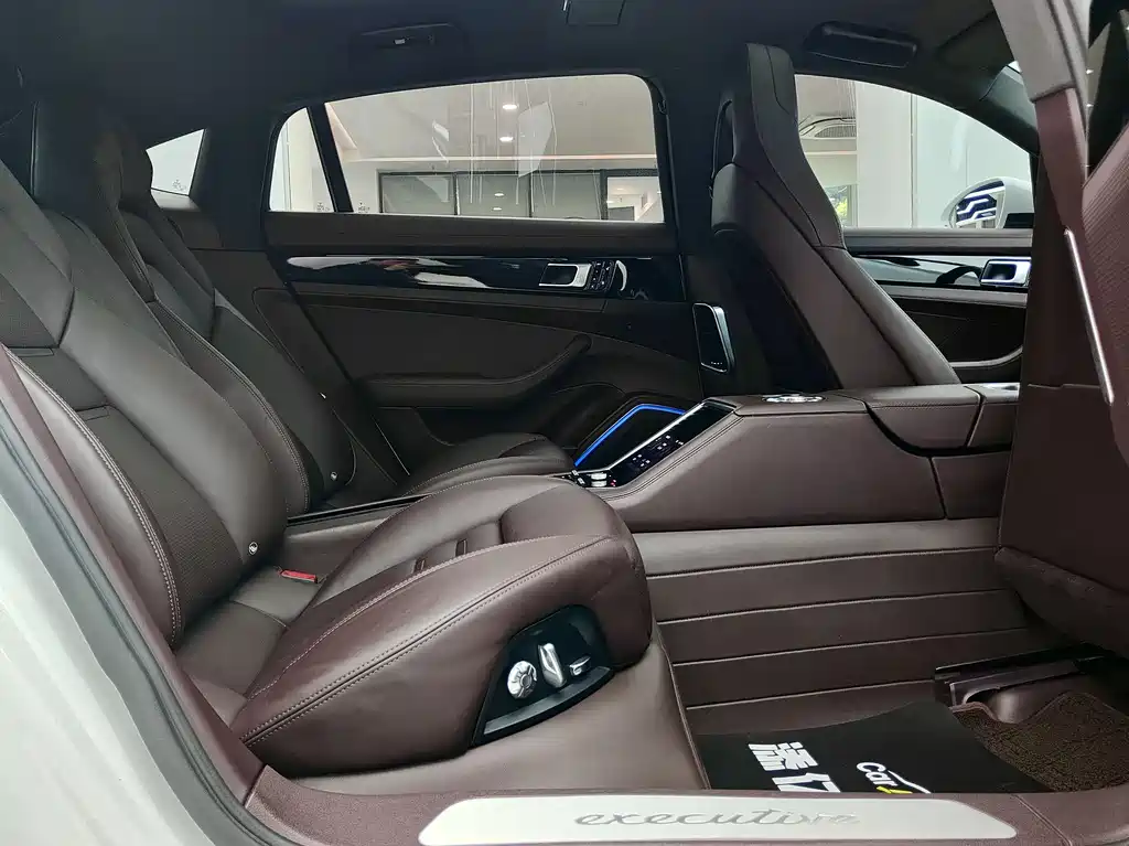 Porsche Panamera 4 Executive LWB 3.0T