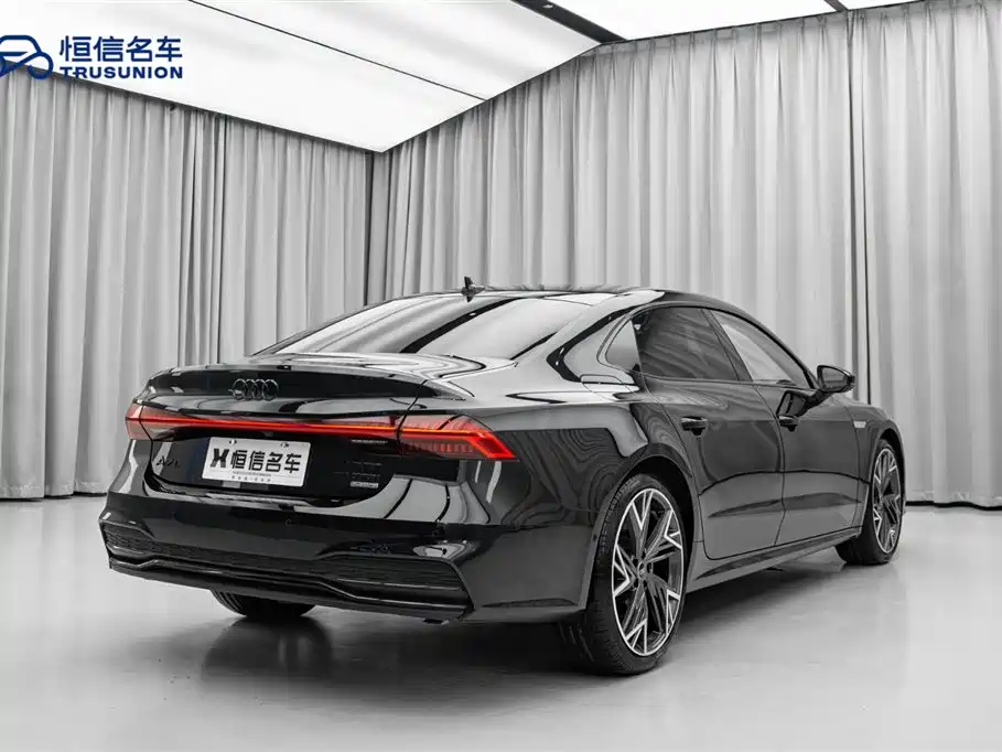Audi A7L 2024 45 TFSI quattro S-line Black Warrior Edition
