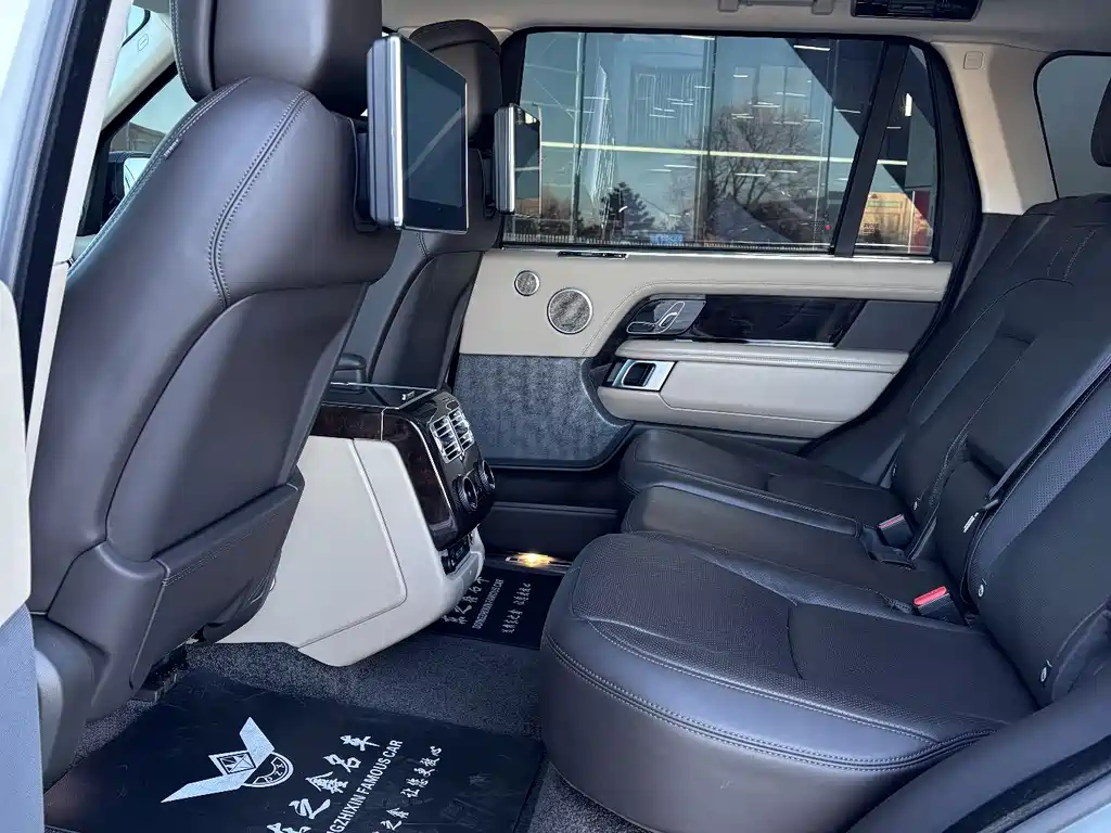 Range Rover 2022 3.0 L6 400PS Heritage Extended Classic Edition