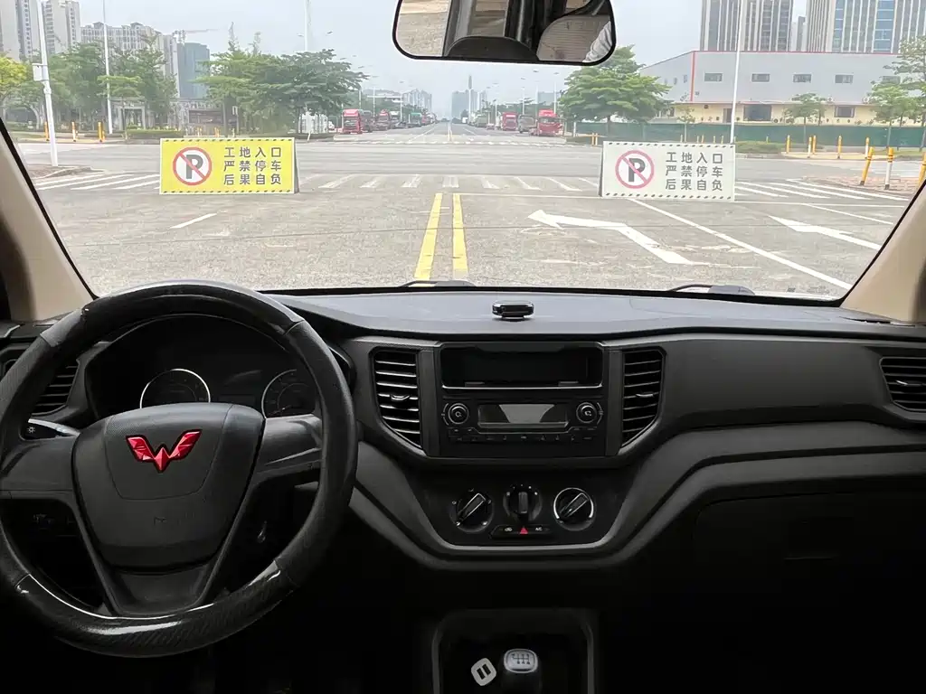 Wuling Hongguang V 2022 1.5L Jinqv Edition Electric Power Assist LAR