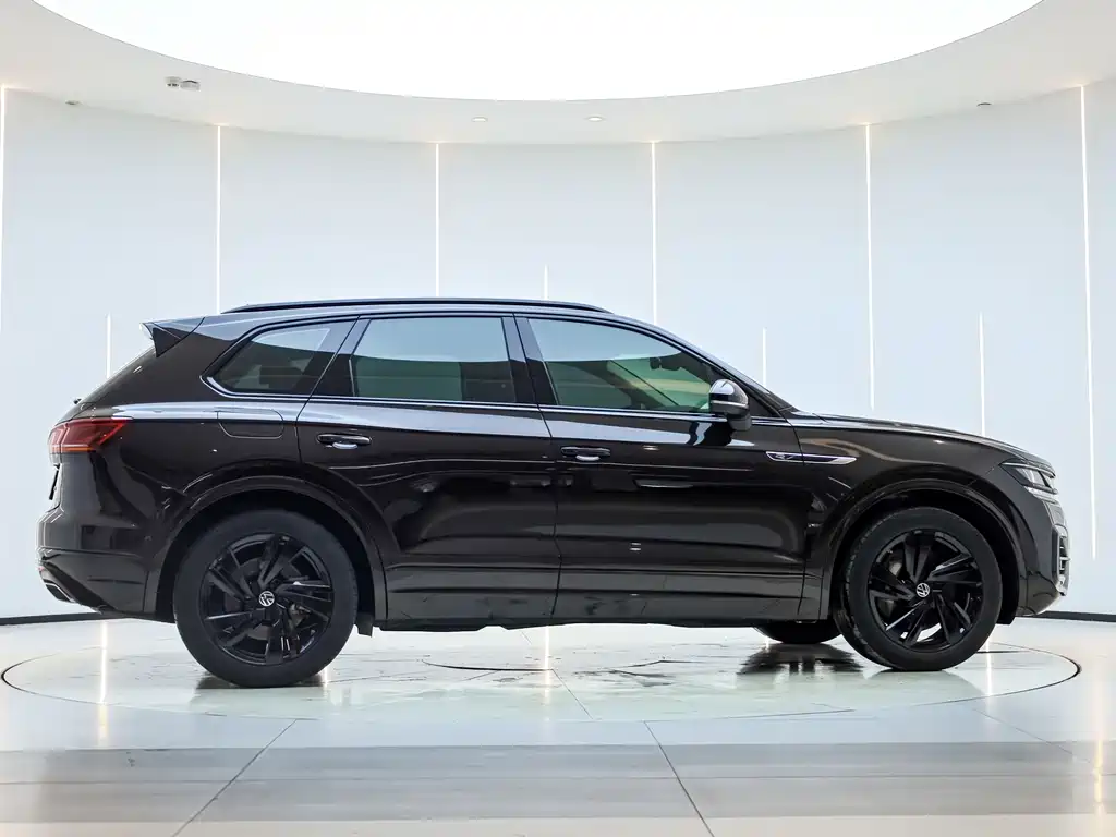 Volkswagen Touareg 2022 3.0TSI R-Line Black Edition