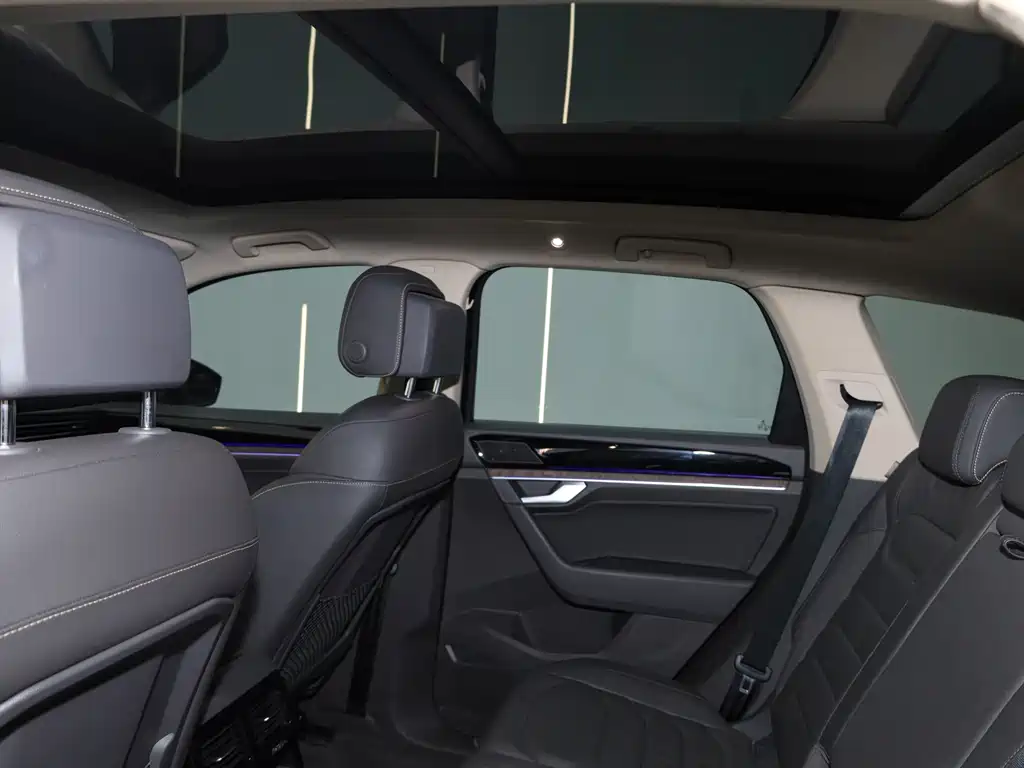 Volkswagen Touareg 2022 3.0TSI R-Line Black Edition