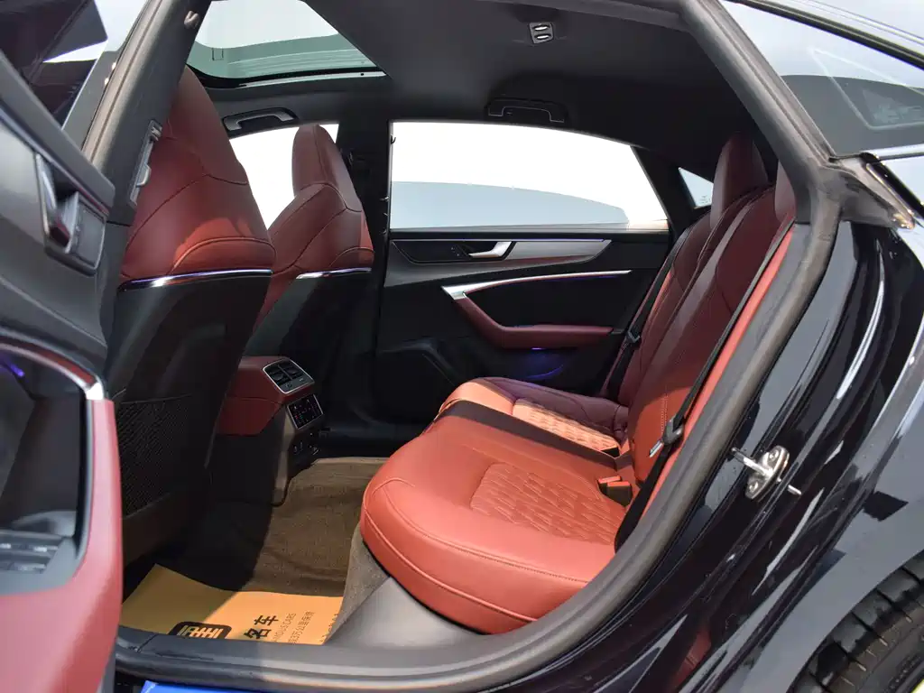 Audi A7L 2024 45 TFSI quattro S-line Black Warrior Edition