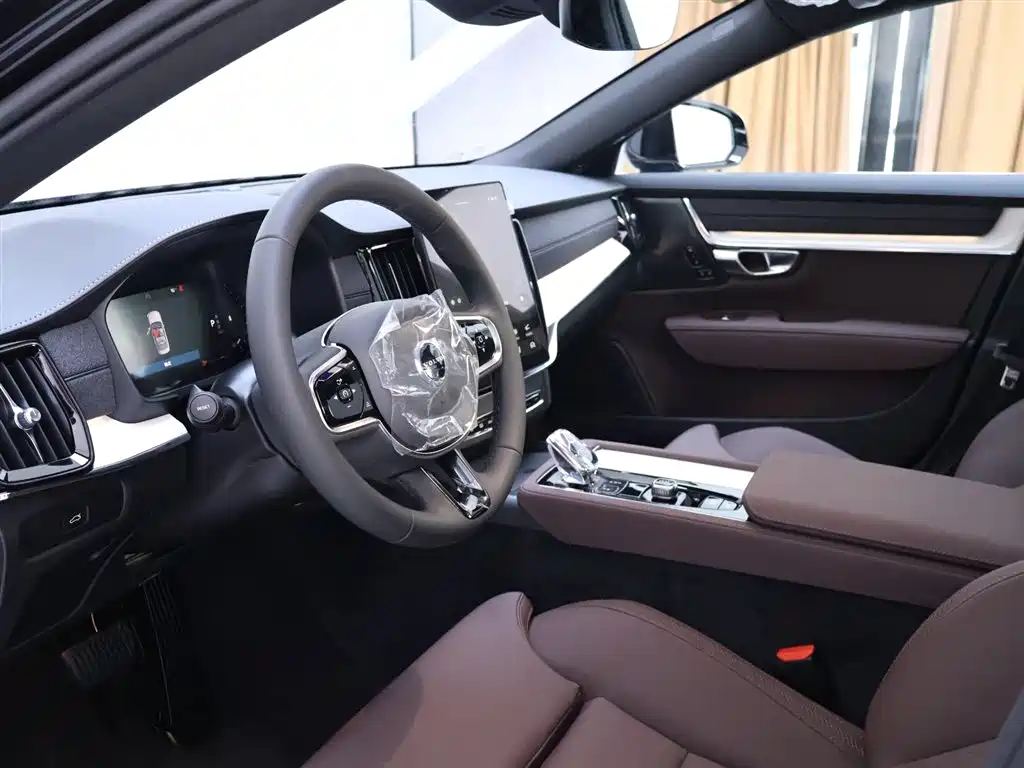 Volvo S90 2026 B5 Zhiyuan Luxury Edition