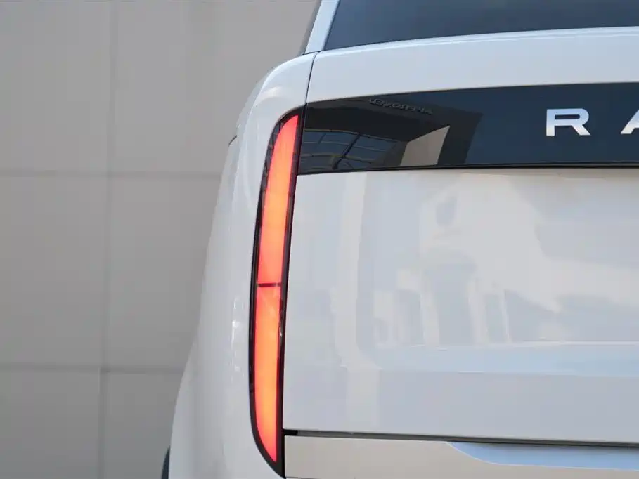 Range Rover 2023 3.0 L6 400PS Autobiography LWB
